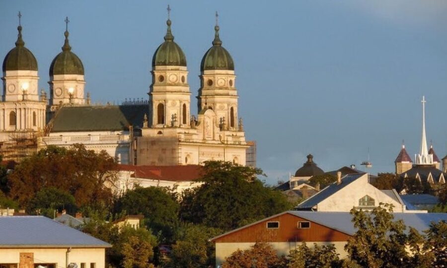 Jaši