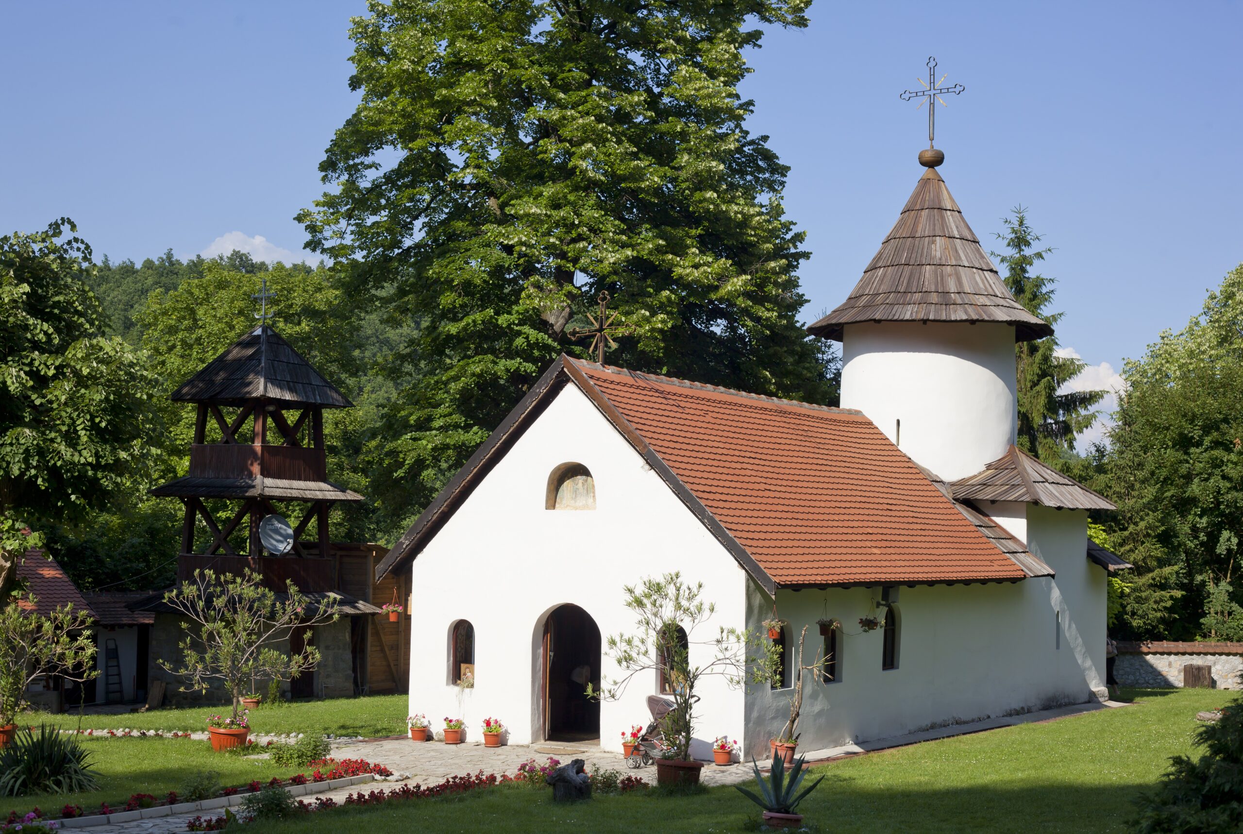 Манастири Јованија Пустиња црква Ваљевска Грачаница